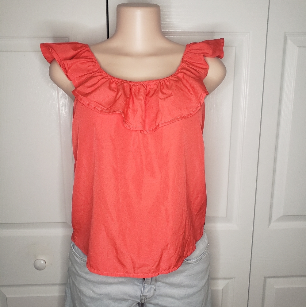 Sleeveless Ruffle Neck blouse